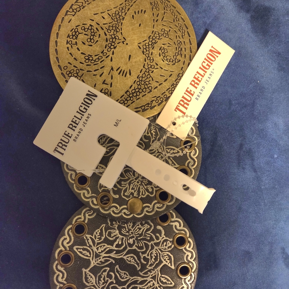 24HR SUPRISE $ True Religion Gold and Silver Belt w Intricate Metalwork M/L Size - Picture 3 of 5